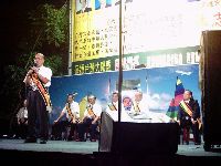 0929-1_038.JPG (120435 bytes)