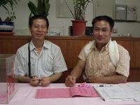 0930moon_003.JPG (76713 bytes)