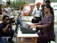 1010_037.JPG (144213 bytes)