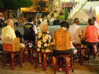 1015_004.JPG (127268 bytes)