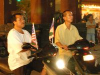 1015_017.JPG (96222 bytes)