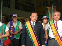 1025_009.JPG (112200 bytes)