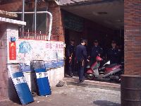 0214_057.JPG (122834 bytes)