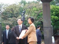 0228Taipei_105.JPG (127101 bytes)