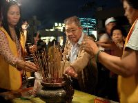 0415_052.JPG (103539 bytes)