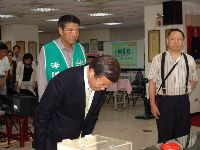 0415_005.JPG (96434 bytes)