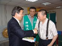 0415_021.JPG (102452 bytes)