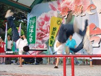 0513_085.JPG (128266 bytes)