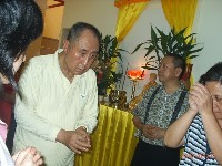 0523_022.JPG (118056 bytes)