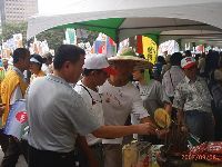 0908_0215.JPG (118546 bytes)