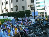 1001_052.jpg (93857 bytes)