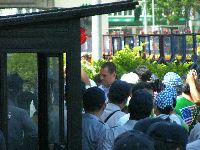 1001_056.jpg (90333 bytes)