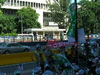 1001_057.jpg (93619 bytes)