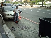 1027_008.jpg (73949 bytes)