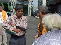 1216_014.jpg (128021 bytes)