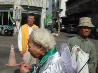 1216_015.jpg (113992 bytes)